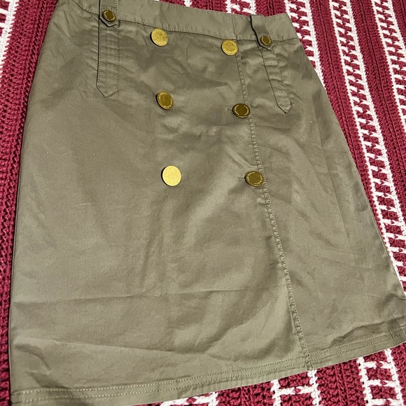 Tory Burch skirt. - Picture 4 of 10